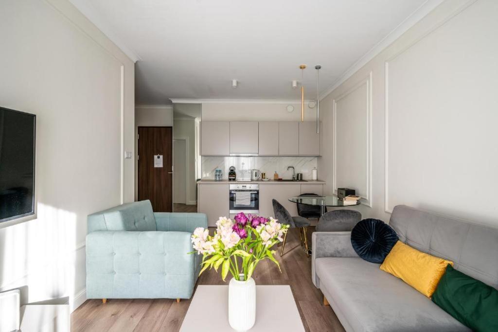 Mennica Residence Apartments วอร์ซอ ภายนอก รูปภาพ