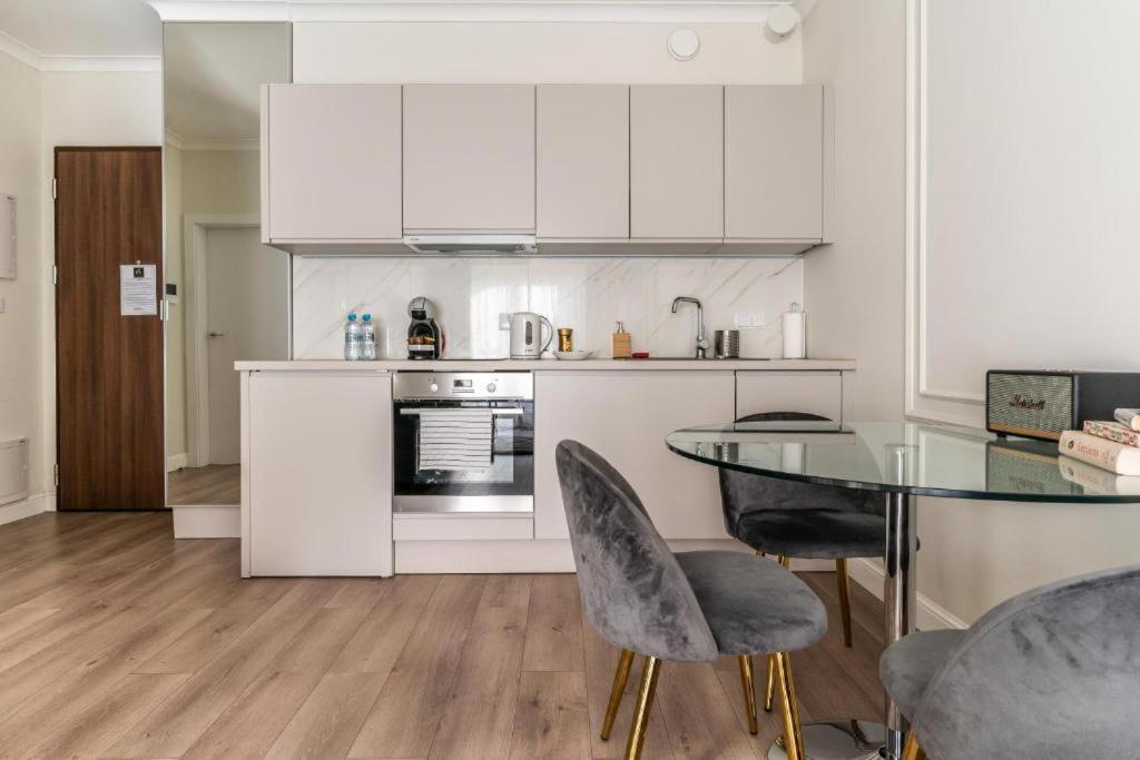 Mennica Residence Apartments วอร์ซอ ภายนอก รูปภาพ