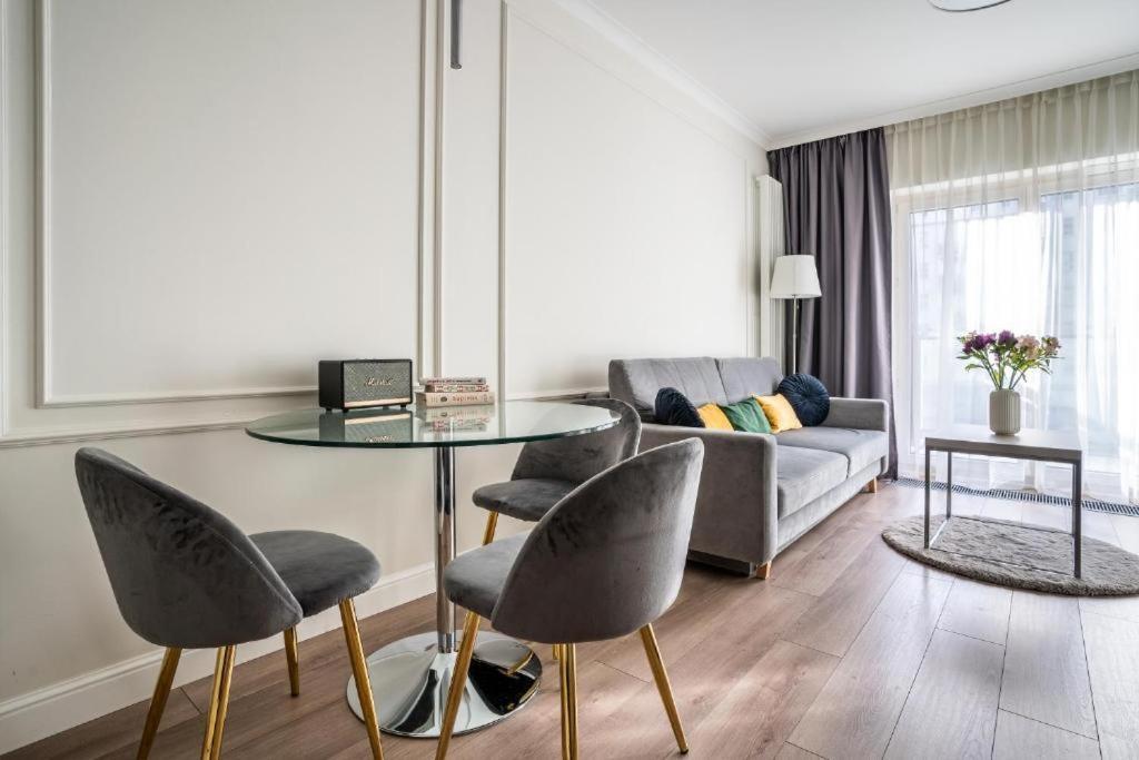 Mennica Residence Apartments วอร์ซอ ภายนอก รูปภาพ